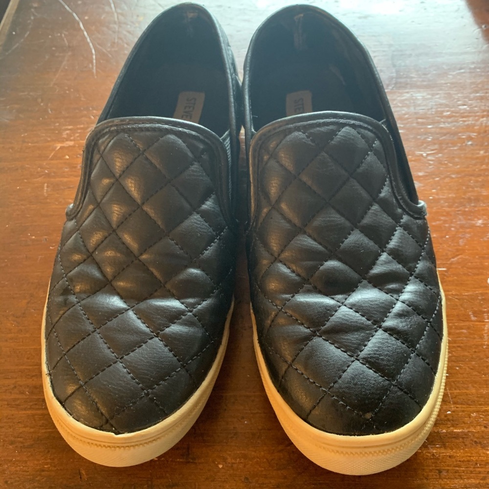 WOMEN'S STEVE MADDEN ECENTRCQ slip on sneaker